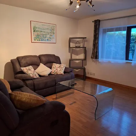 Pinetree Lodge House شقة